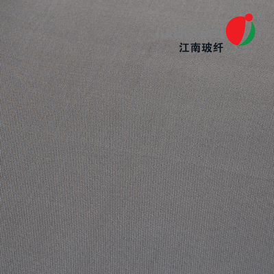 วัสดุฉนวนความร้อน PU Coated Fabric 0.8mm สำหรับการป้องกันการเชื่อม Fireproof Blanket